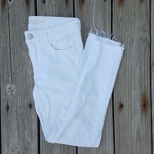 American Eagle White Skinny Jeans with Scissor Hem